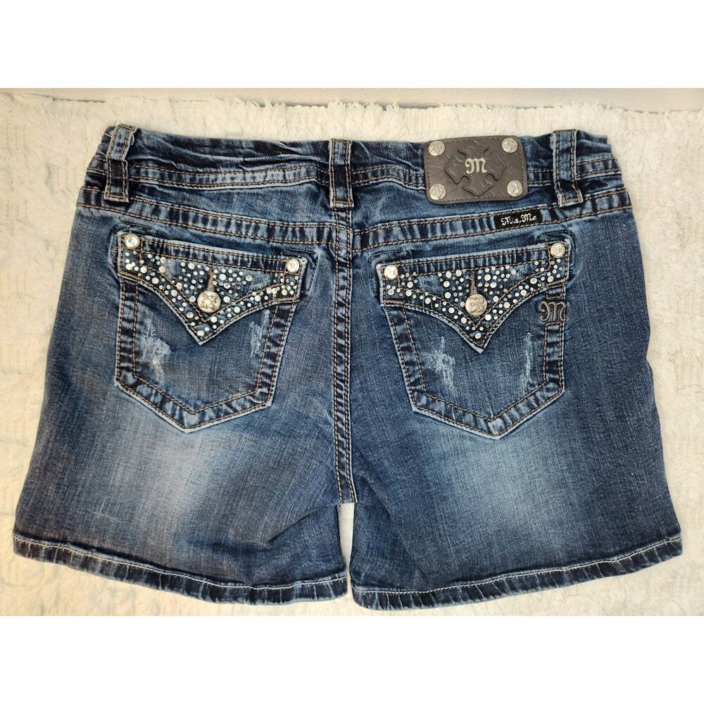 Miss Me Bermuda Jean Bedazzled Shorts Woman's Size 31